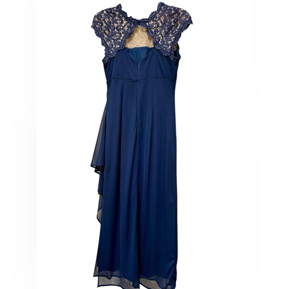 Alex Evenings Women's Long Cap Sleeve Side Ruched Gown - Picture 5 of 8